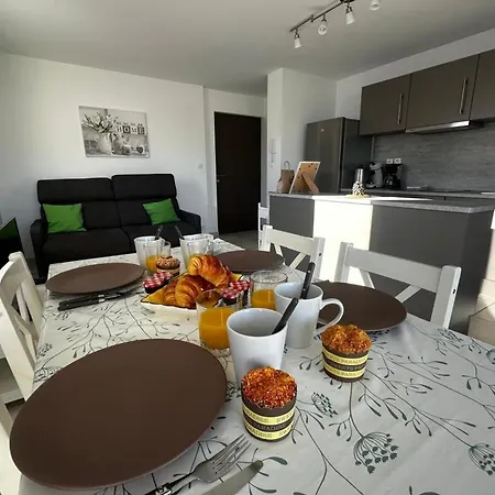 La Roseliere 2 6 Couchages A 400 M De La