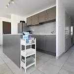 La Roselière T3 Avec Terrasse Et Garage à 400 M De La Au Grau-du-roi