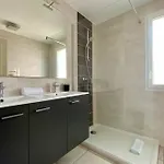 La Roselière T3 Avec Terrasse Et Garage à 400 M De La Au Grau-du-roi Appartement