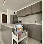 La Roselière T3 Avec Terrasse Et Garage à 400 M De La Au Grau-du-roi Appartement *