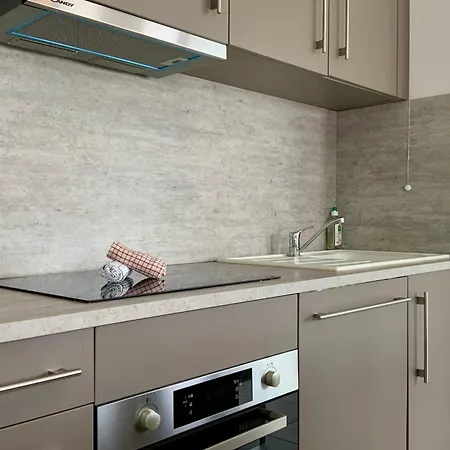 Apartmán La Roseliere T3 Avec Terrasse Et Garage A 400 M De La Au Grau-du-roi