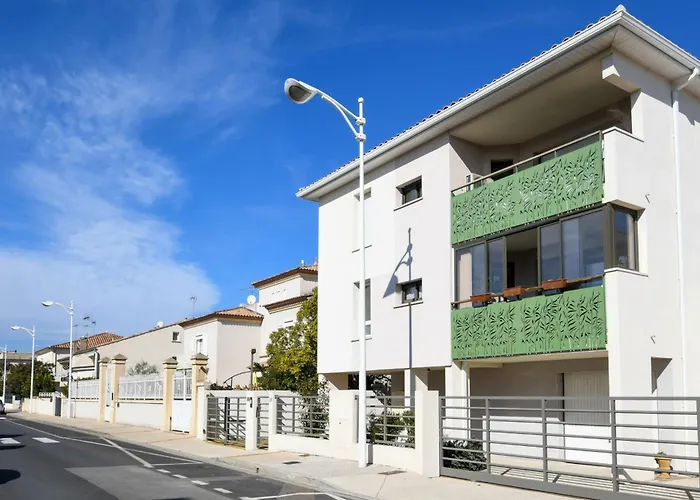 La Roseliere T3 Avec Terrasse Et Garage A 400 M De La Au Grau-du-roi Апартаменты