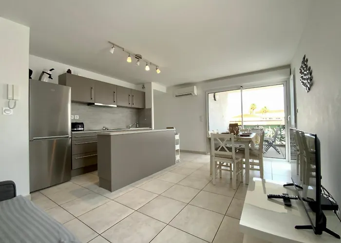 La Roseliere T3 Avec Terrasse Et Garage A 400 M De La Au Grau-du-roi Апартаменты *